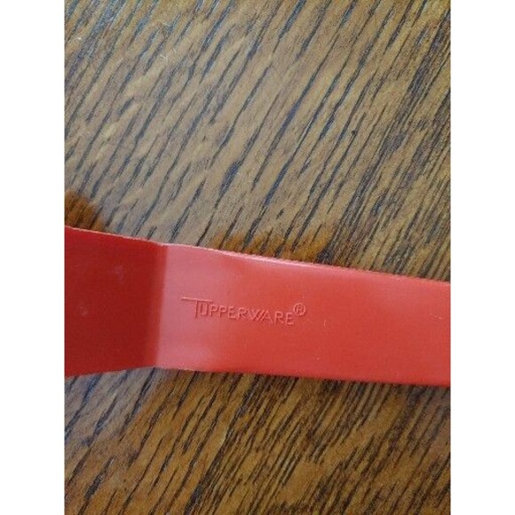 Vintage Tupperware Red Pie/Cake Server Slicer #1228-3 Excellent Condition!! - Picture 2 of 3